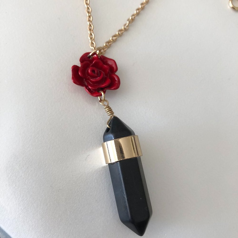 Black onyx or onyx-like necklace with rose